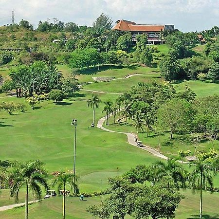 Kampong Sungai Buah Putra 1 Pool Homestay Bandar Seri Putra מראה חיצוני תמונה